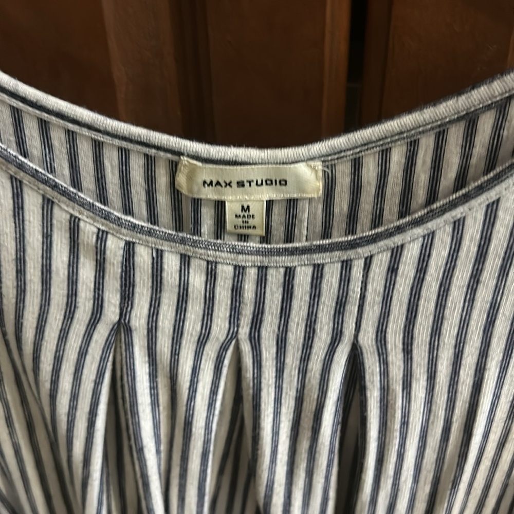 Max Studio Blouse - Picture 2 of 2